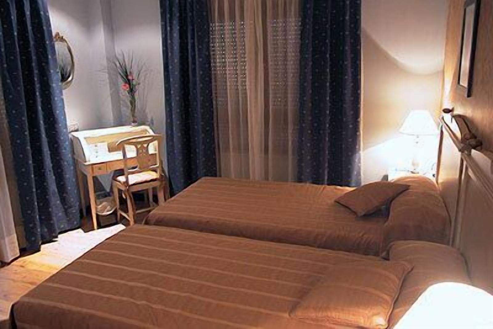 Hotel Santiago Benavente Ngoại thất bức ảnh