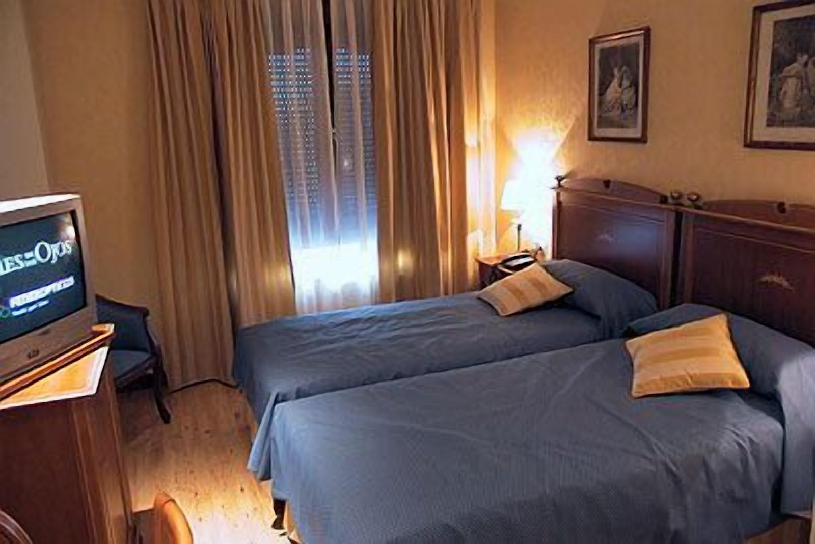 Hotel Santiago Benavente Ngoại thất bức ảnh