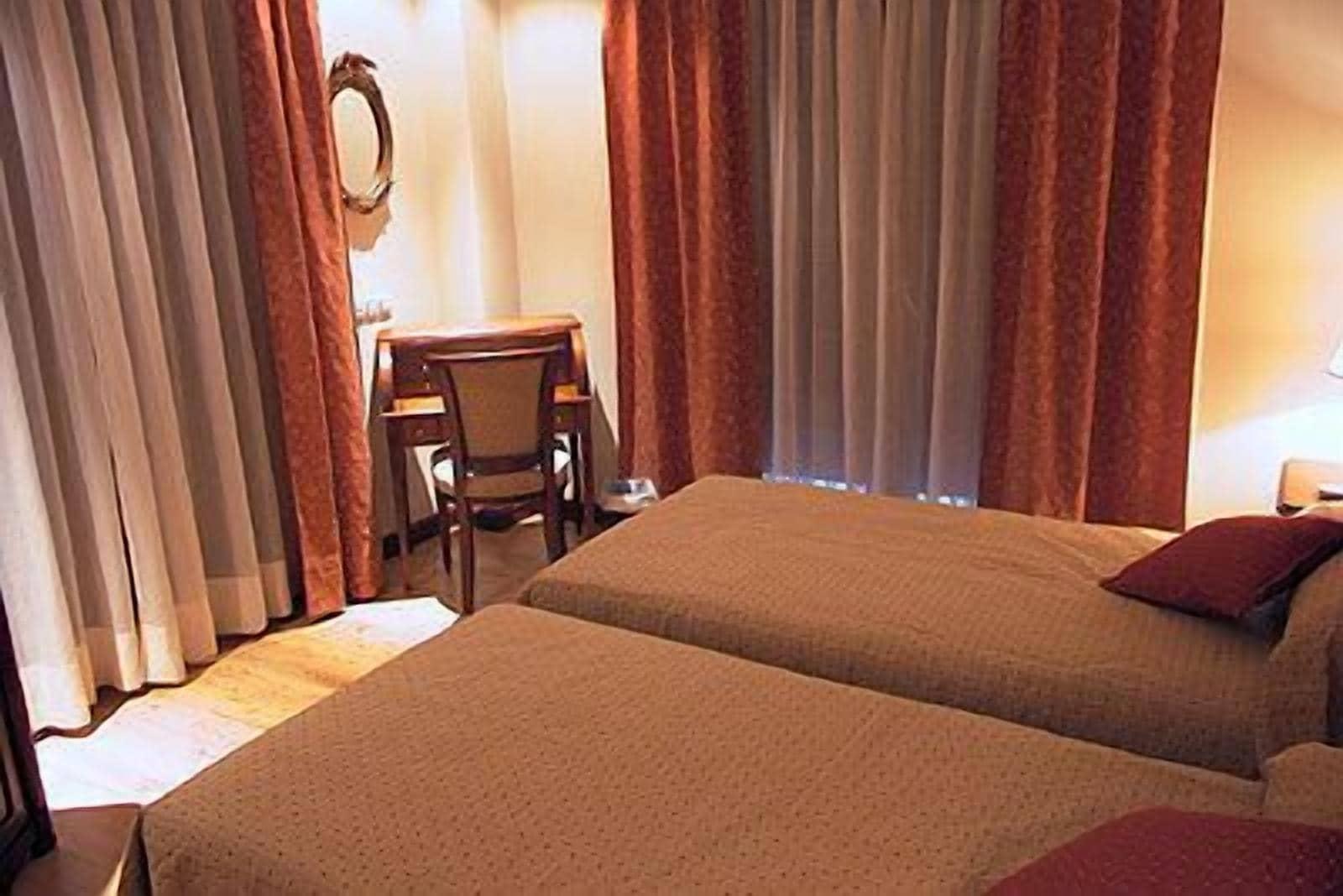 Hotel Santiago Benavente Ngoại thất bức ảnh