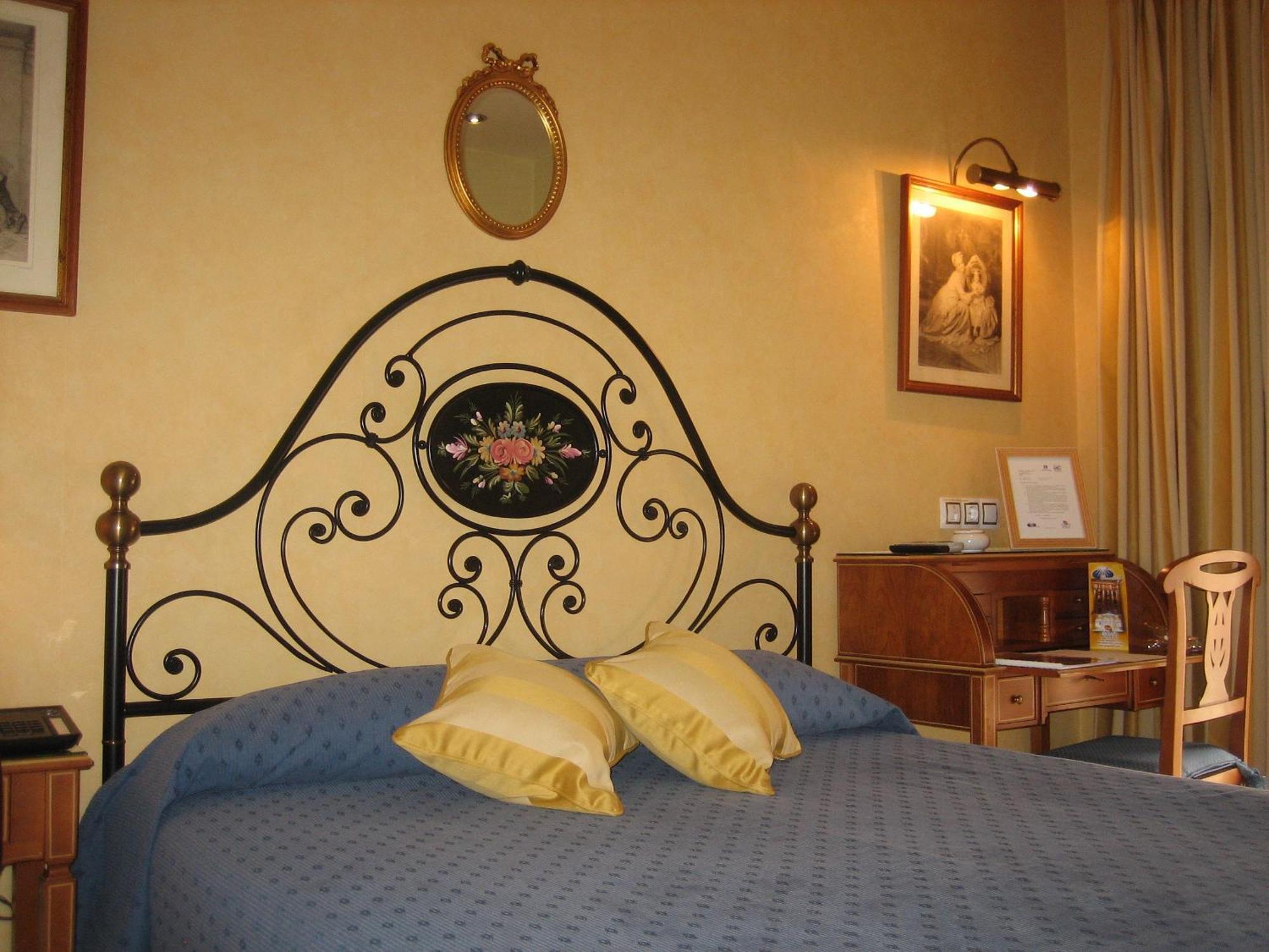 Hotel Santiago Benavente Ngoại thất bức ảnh