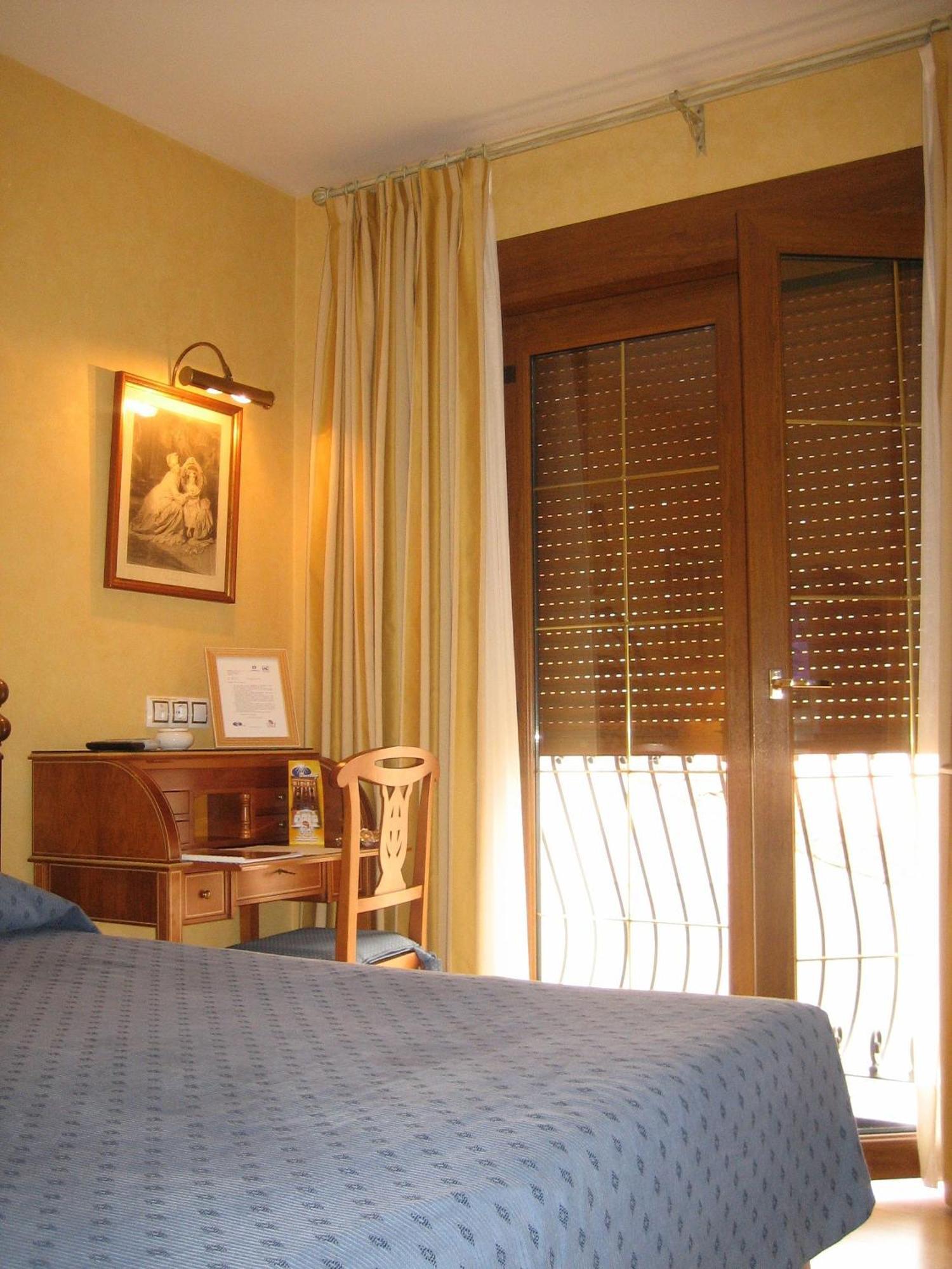 Hotel Santiago Benavente Ngoại thất bức ảnh