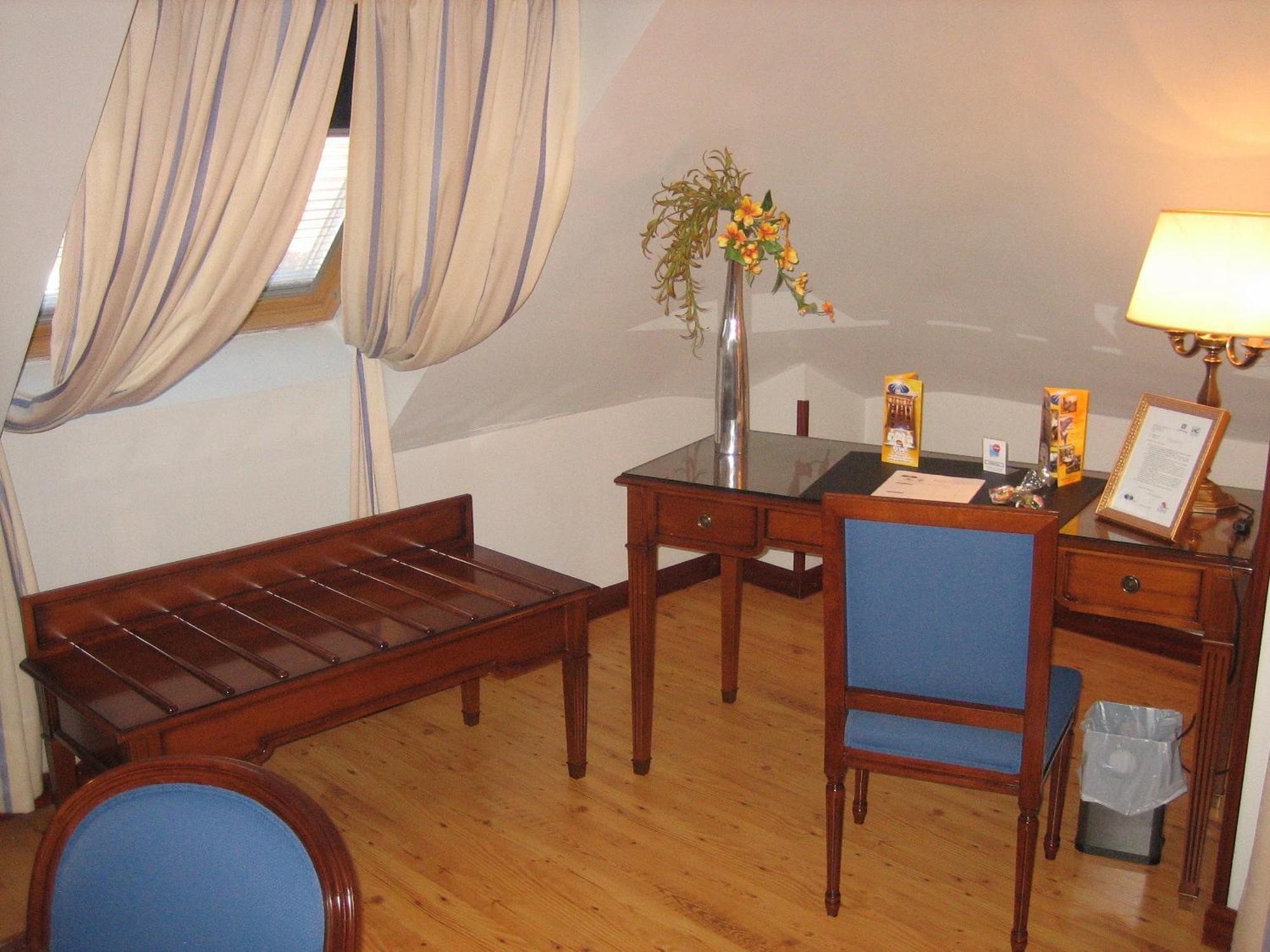 Hotel Santiago Benavente Ngoại thất bức ảnh