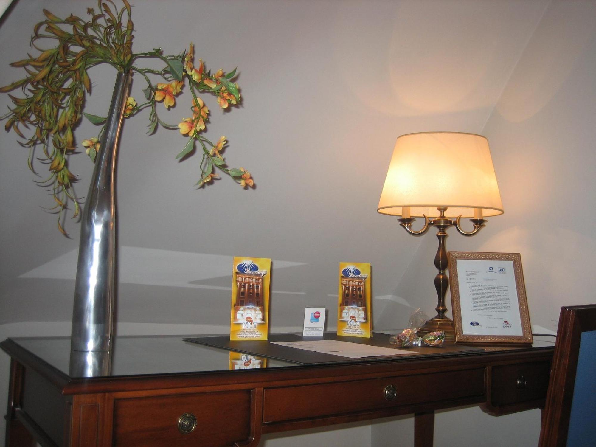 Hotel Santiago Benavente Ngoại thất bức ảnh